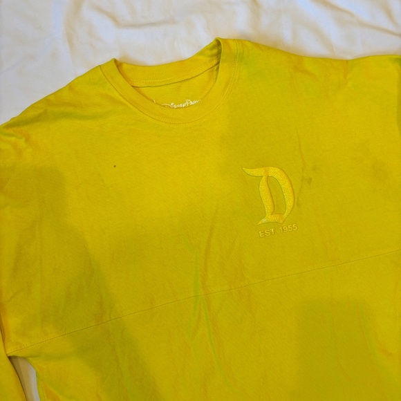 Disney Parks‎ Spirit Jersey – Disneyland Resort Yellow Glitter Logo (Adult Med) - Picture 3 of 7
